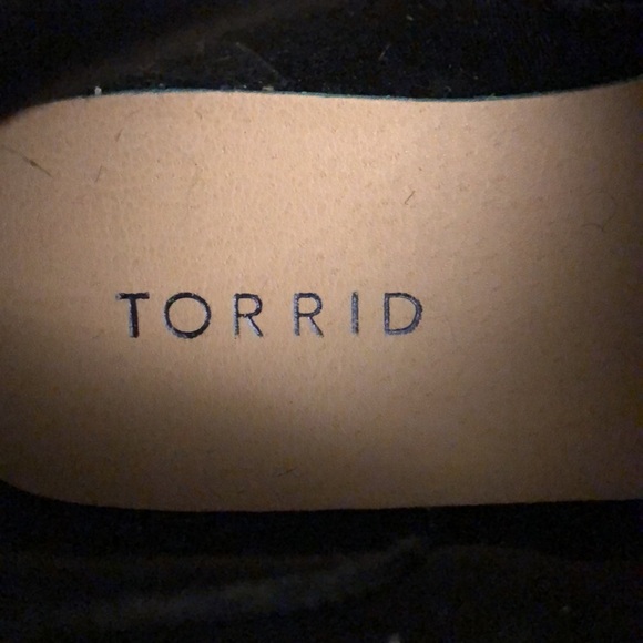 TORRID Foux Fur Trimed Lace -Up WW Boots Booties Women Size 7W Black NEW - Picture 5 of 16